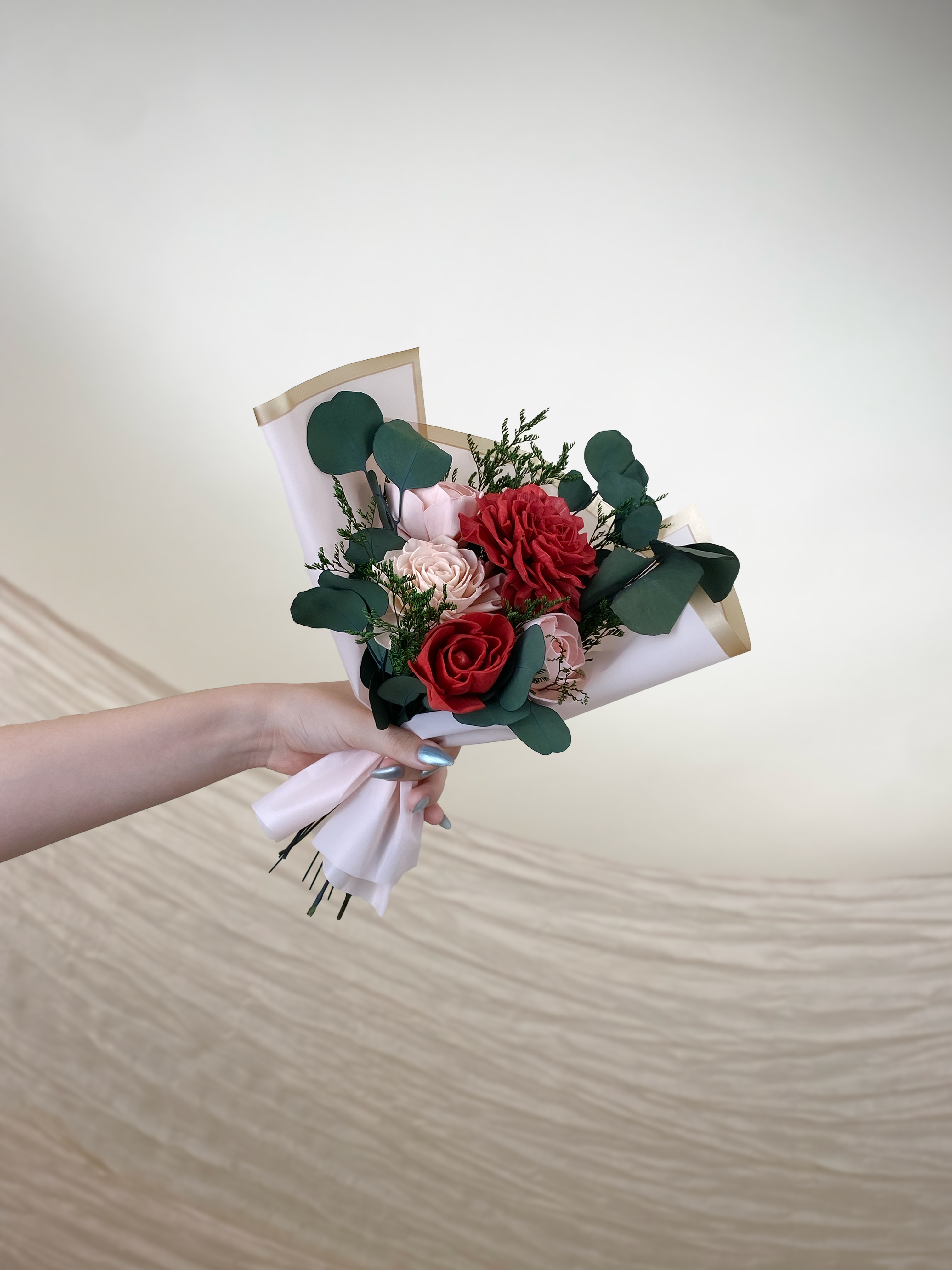 Valentines Day Mini Pink & Red Deluxe Bouquet