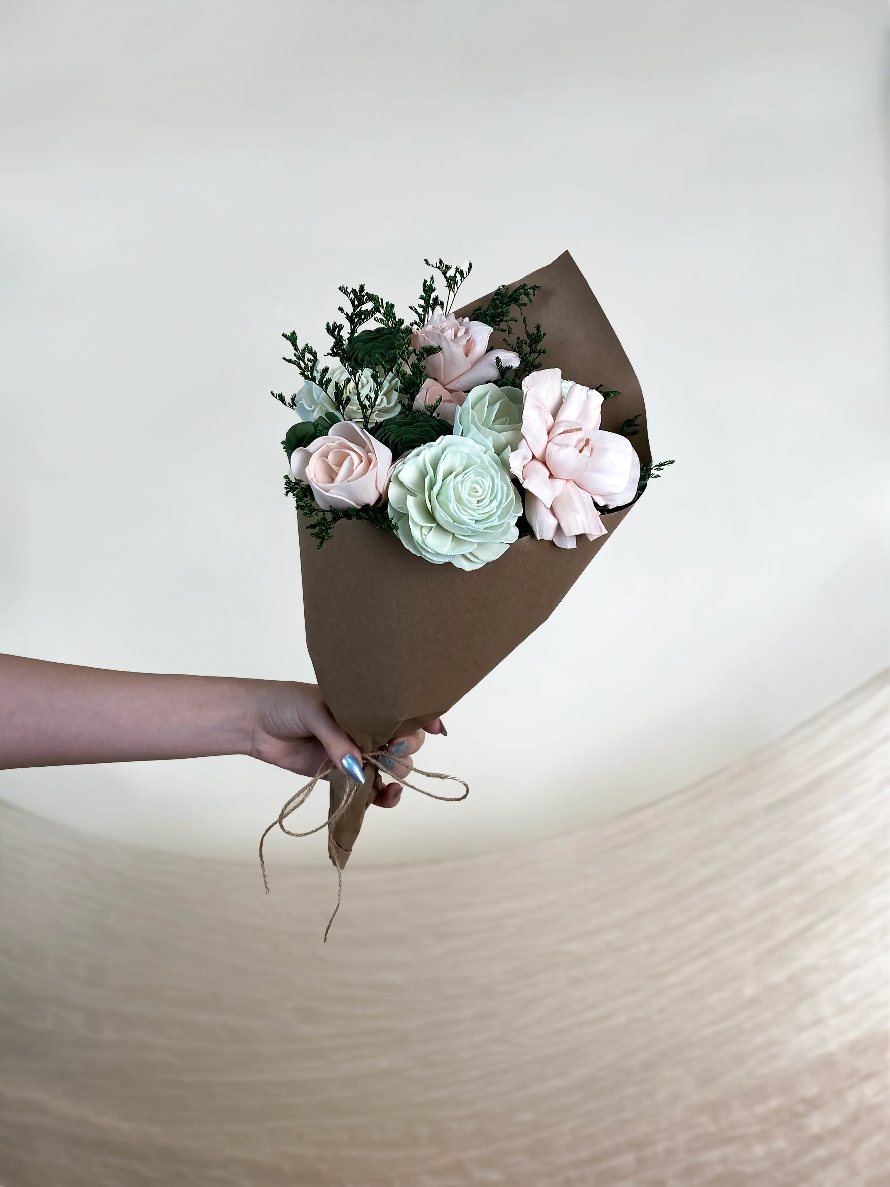 Evergreen Large Pink Rose Deluxe Bouquet