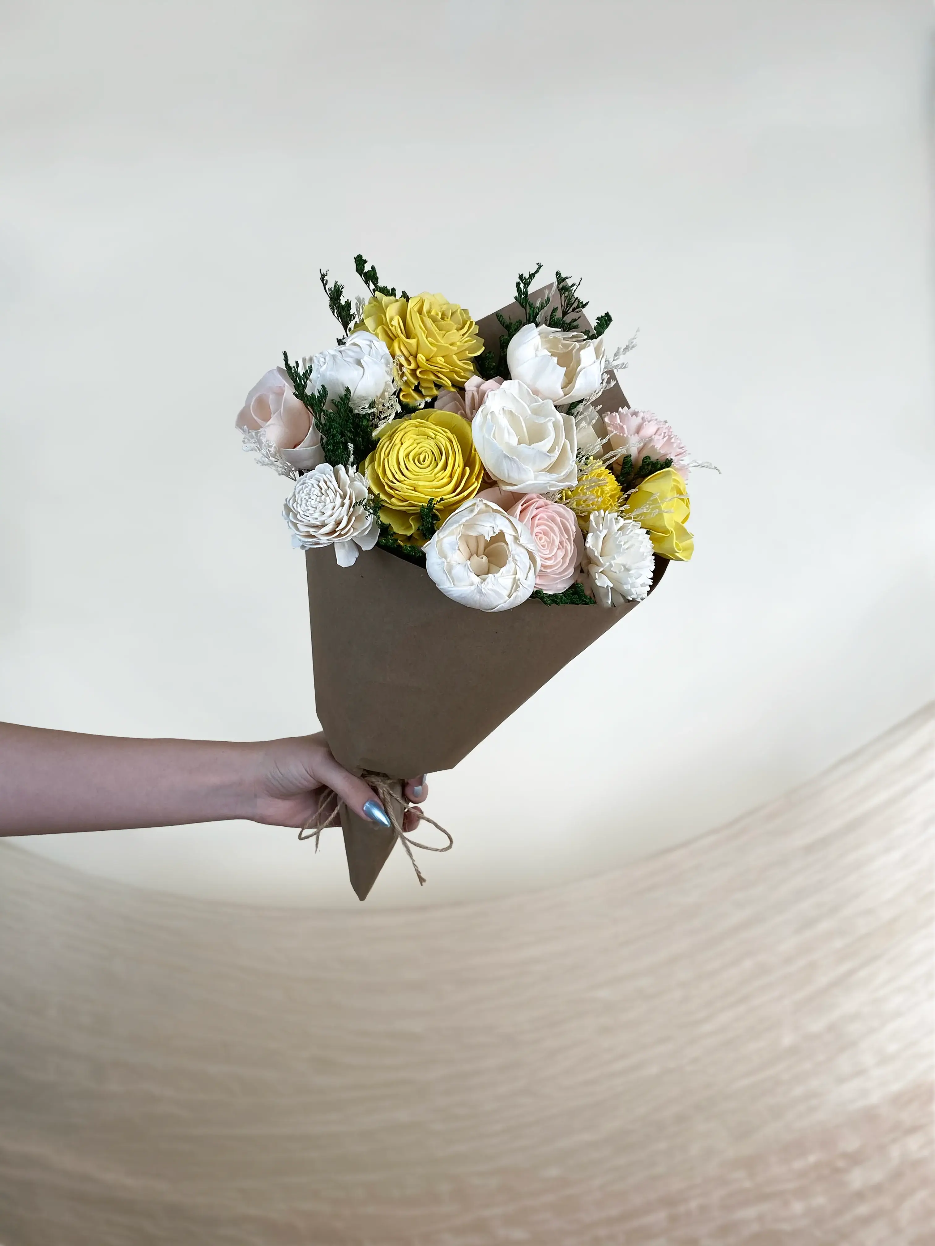 Valentines Day Large Yellow Deluxe Bouquet